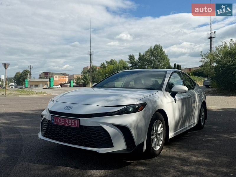 Toyota Camry 2025