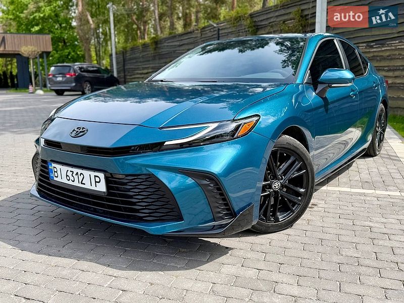 Toyota Camry 2025