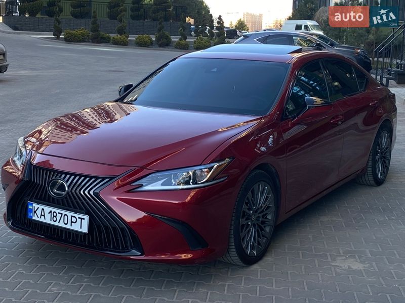 Lexus ES 2019