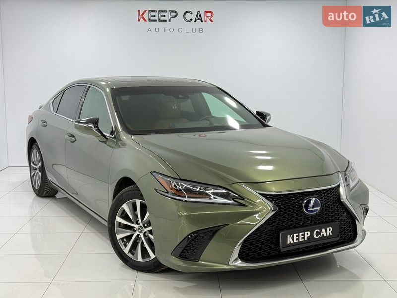 Lexus ES 2020