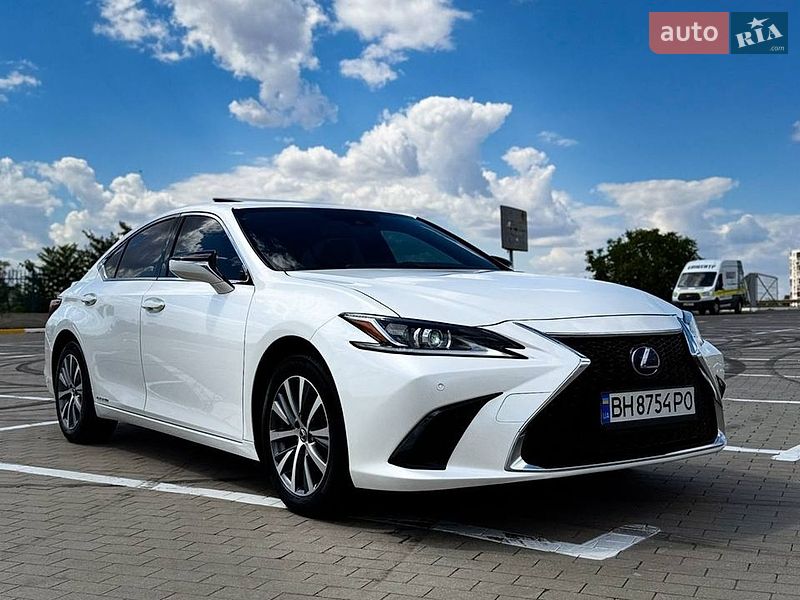 Lexus ES 2021