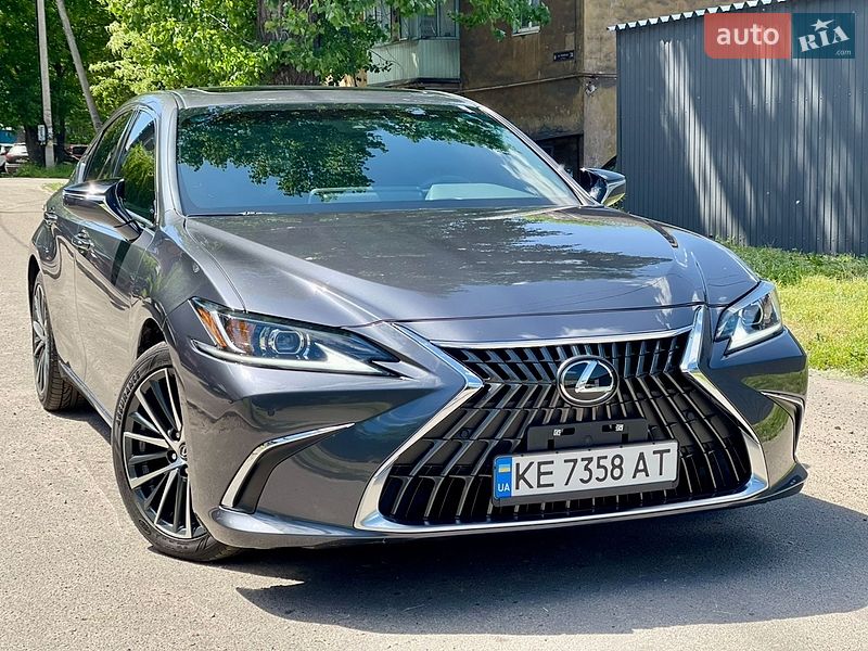 Lexus ES 2022