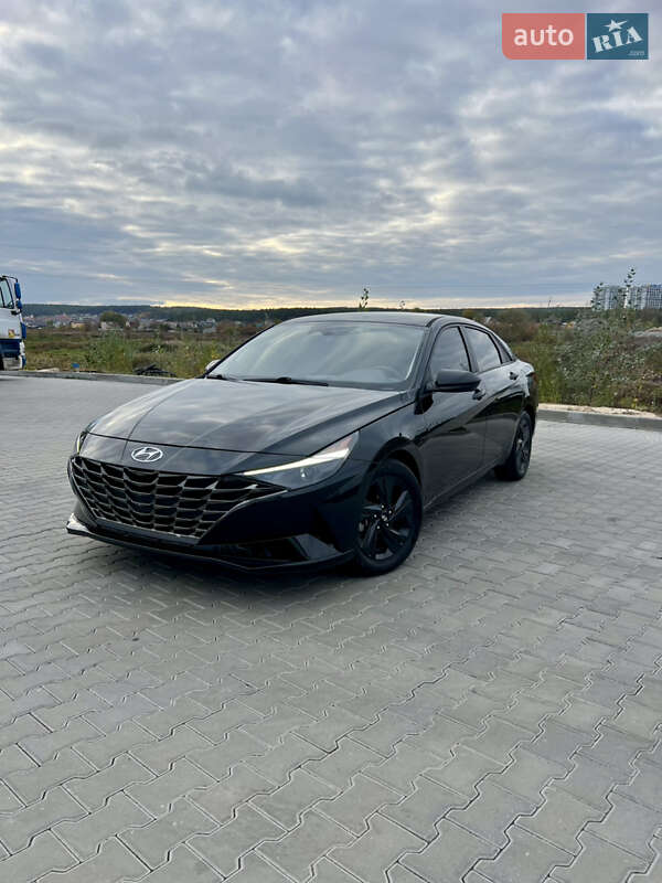 Hyundai Elantra 2021