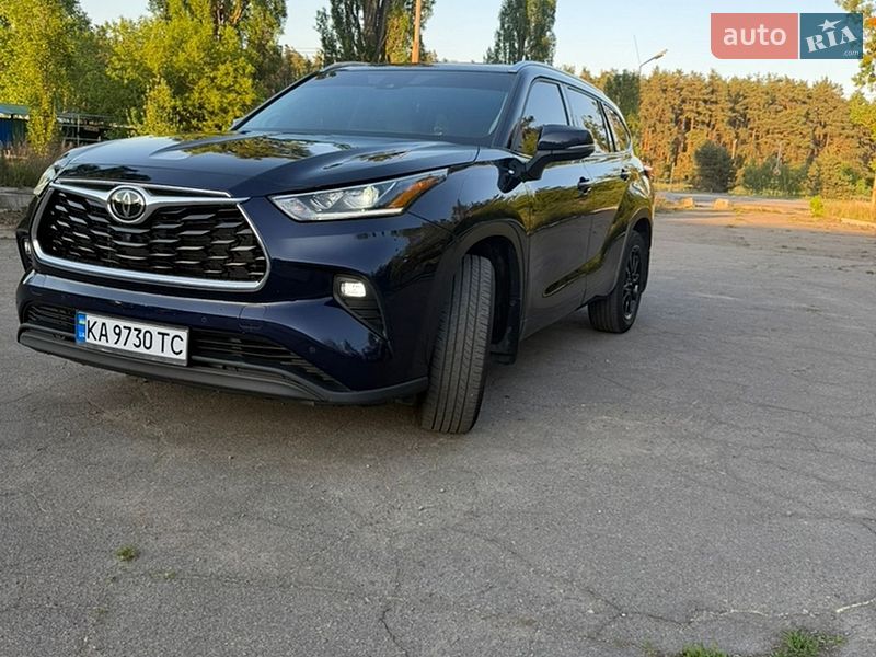 Toyota Highlander 2021