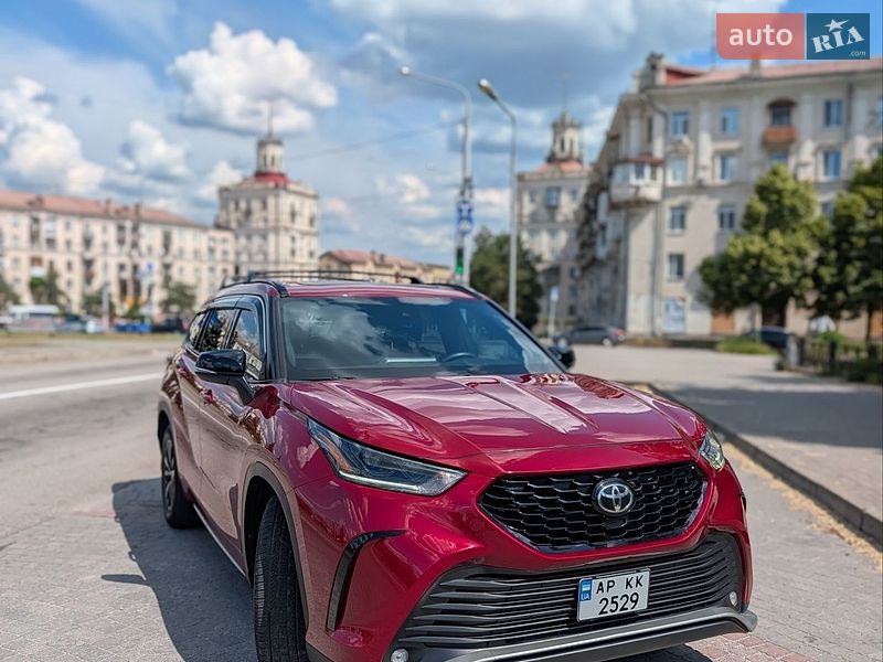 Toyota Highlander 2021