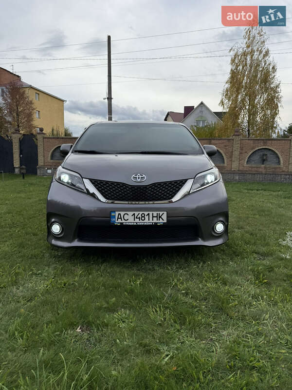 Toyota Sienna 2017