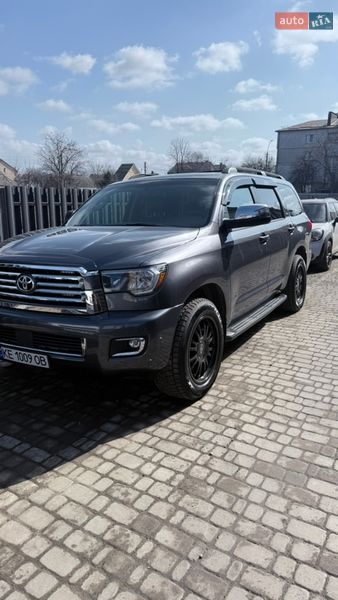 Toyota Sequoia 2016