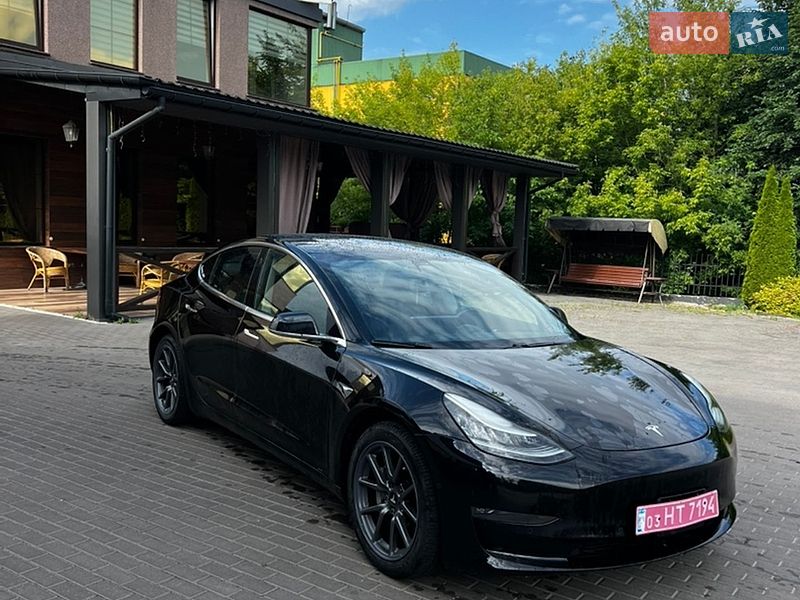 Tesla Model 3 2019