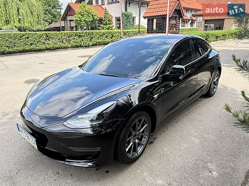 Tesla Model 3 2022