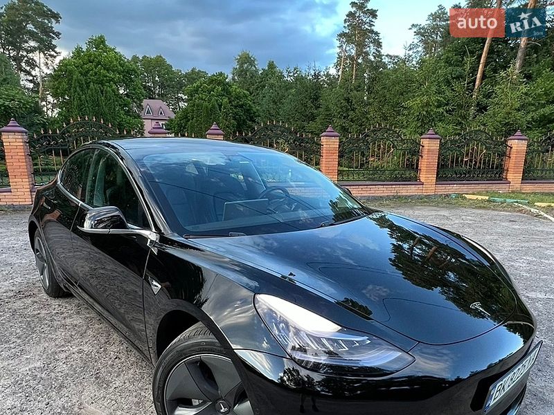 Tesla Model 3 2020