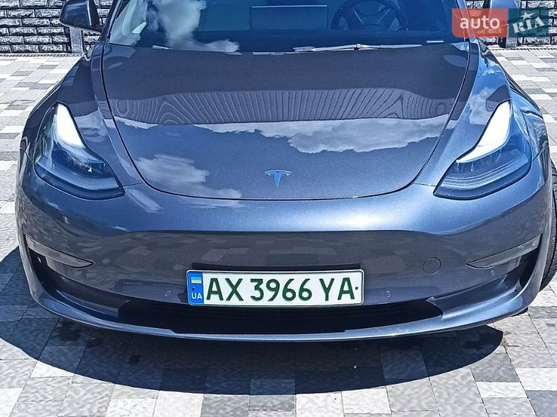 Tesla Model 3 2022