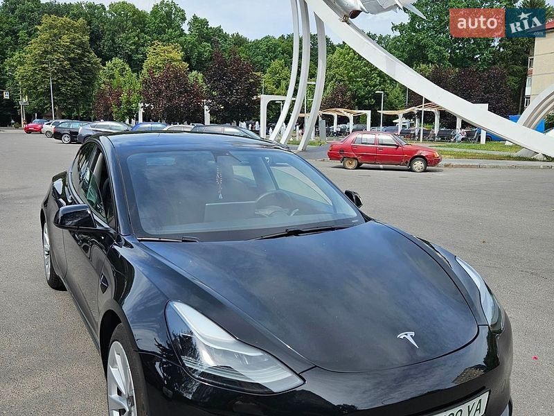 Tesla Model 3 2021