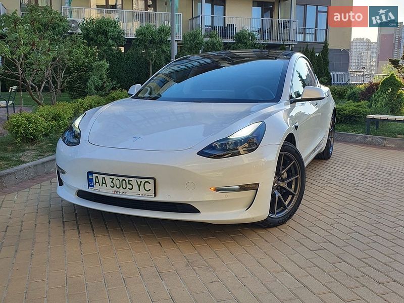 Tesla Model 3 2021