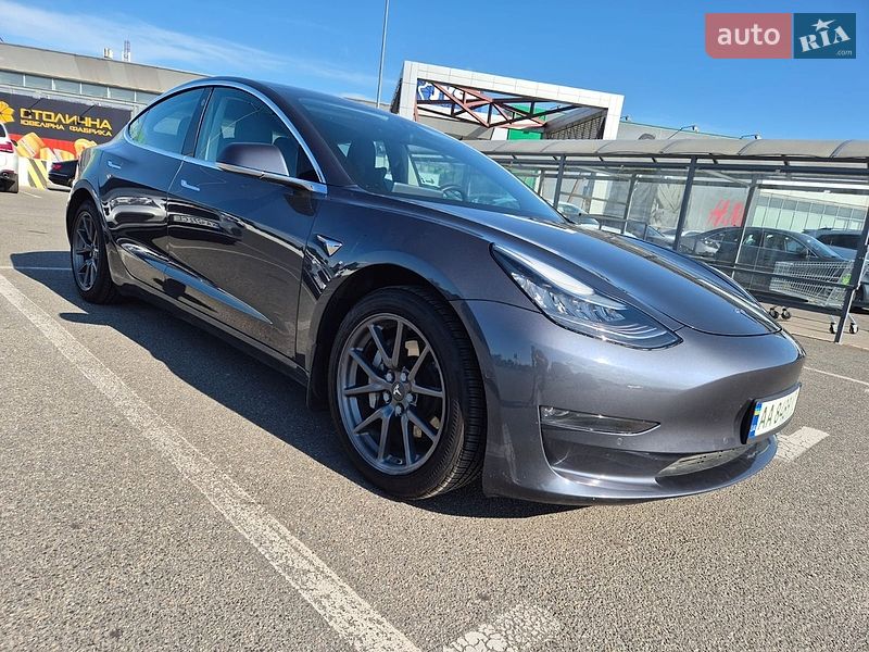 Tesla Model 3 2019