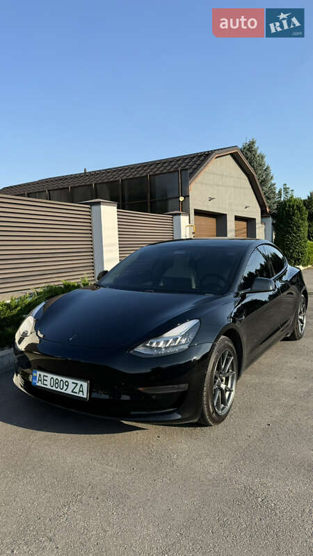 Tesla Model 3 2019