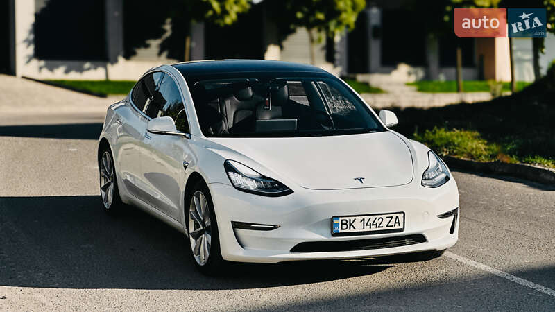 Tesla Model 3 2020