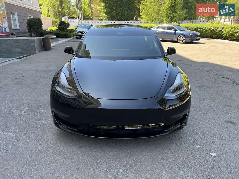 Tesla Model 3 2021