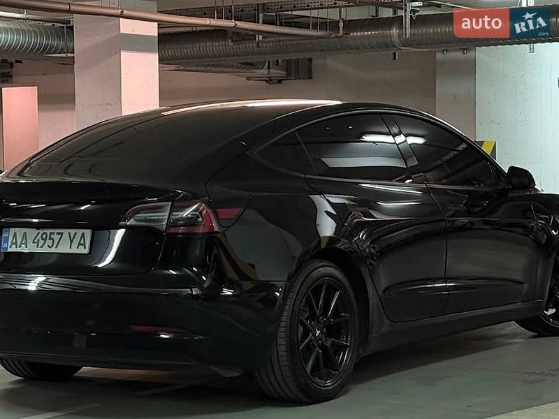 Tesla Model 3 2021