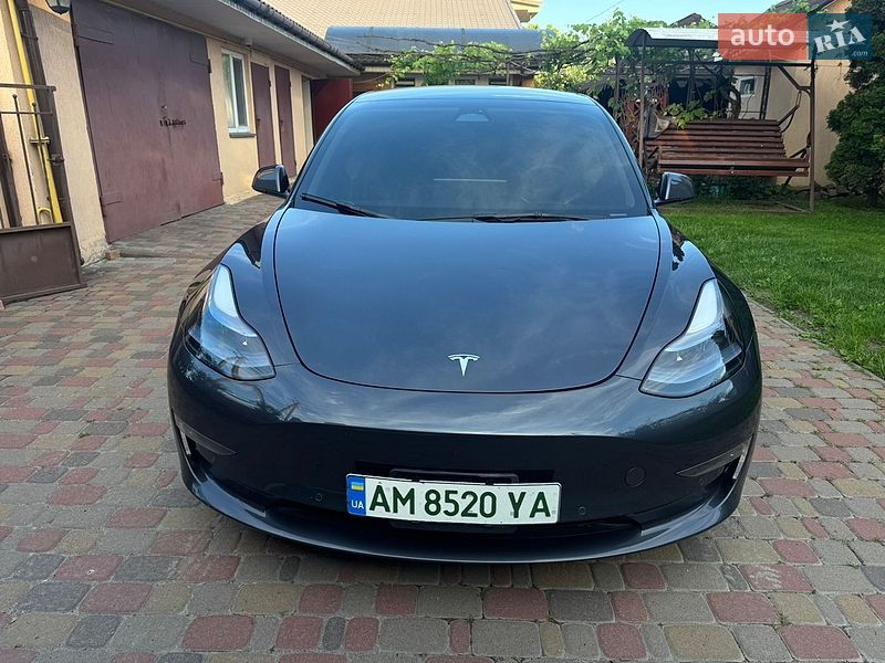 Tesla Model 3 2022