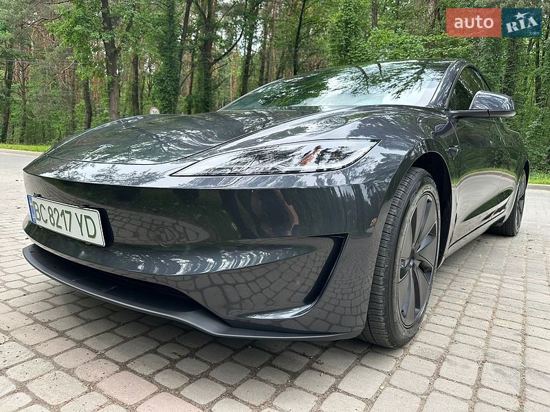Tesla Model 3 2025