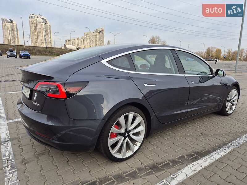 Tesla Model 3 2018