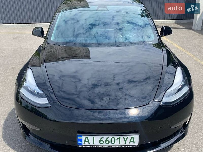 TESLA Model 3 2020