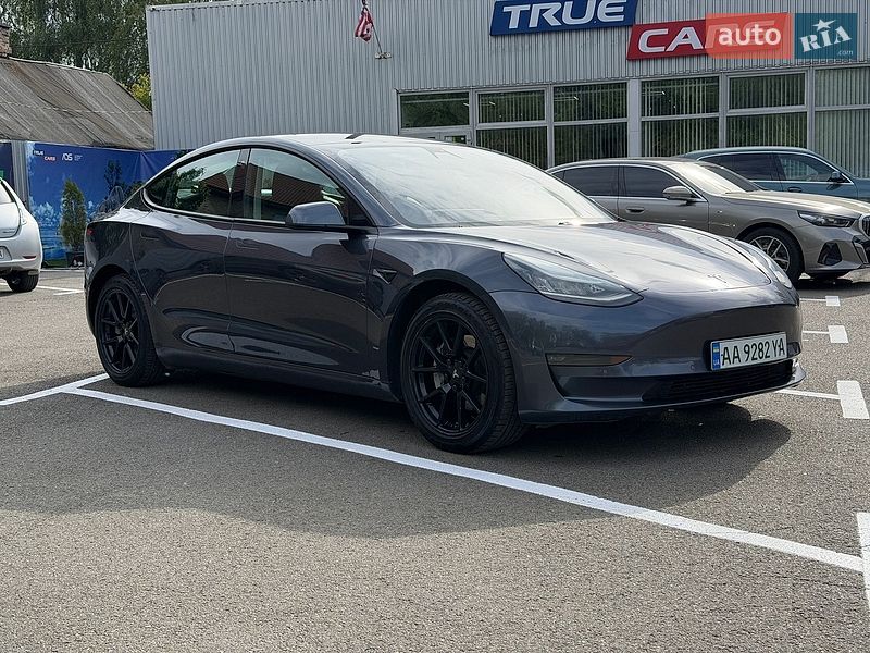 Tesla Model 3 2021