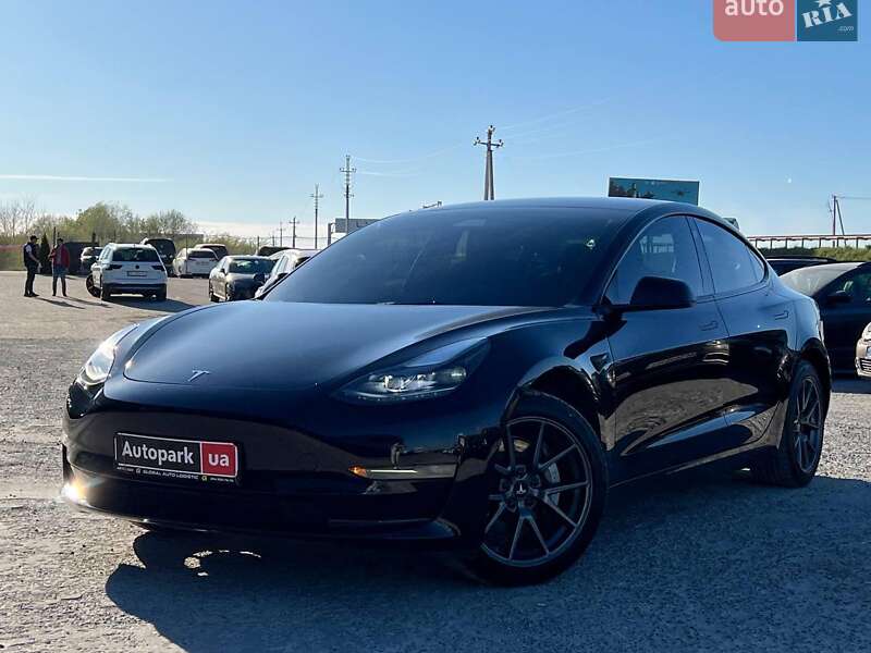 Tesla Model 3 2021