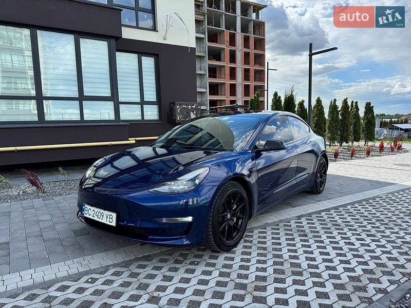 Tesla Model 3 2022