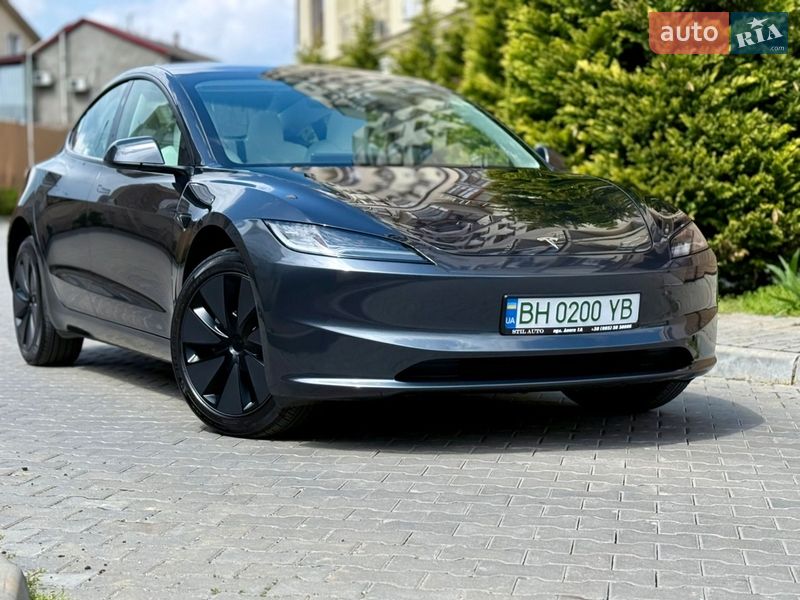 Tesla Model 3 2025
