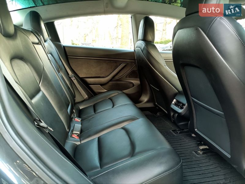 Tesla Model 3 2019