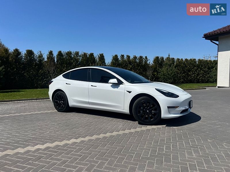 Tesla Model 3 2021