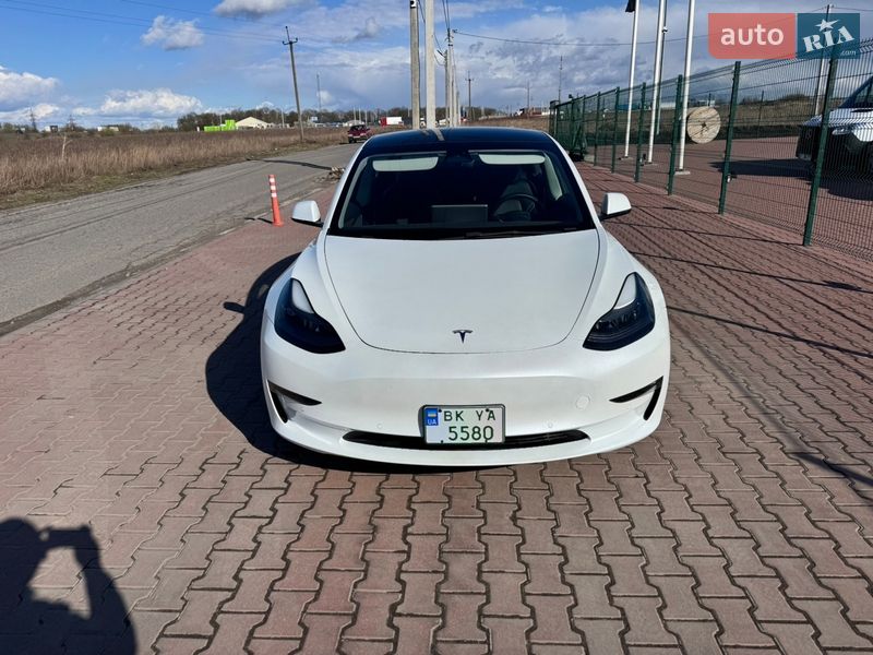 Tesla Model 3 2022