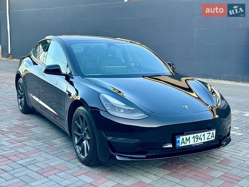 Tesla Model 3 2022