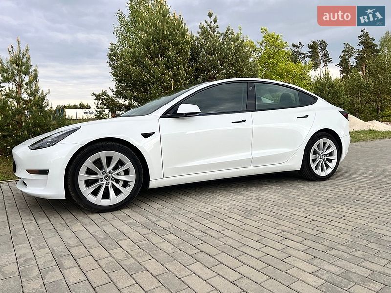 Tesla Model 3 2022