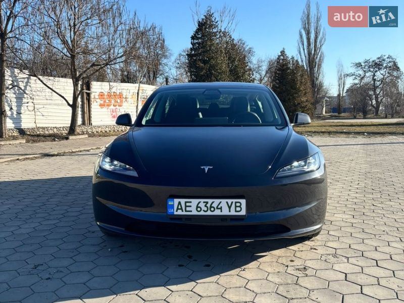 Tesla Model 3 2025