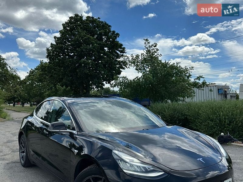 Tesla Model 3 2019