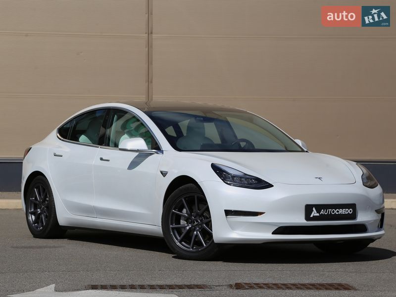 Tesla Model 3 2020