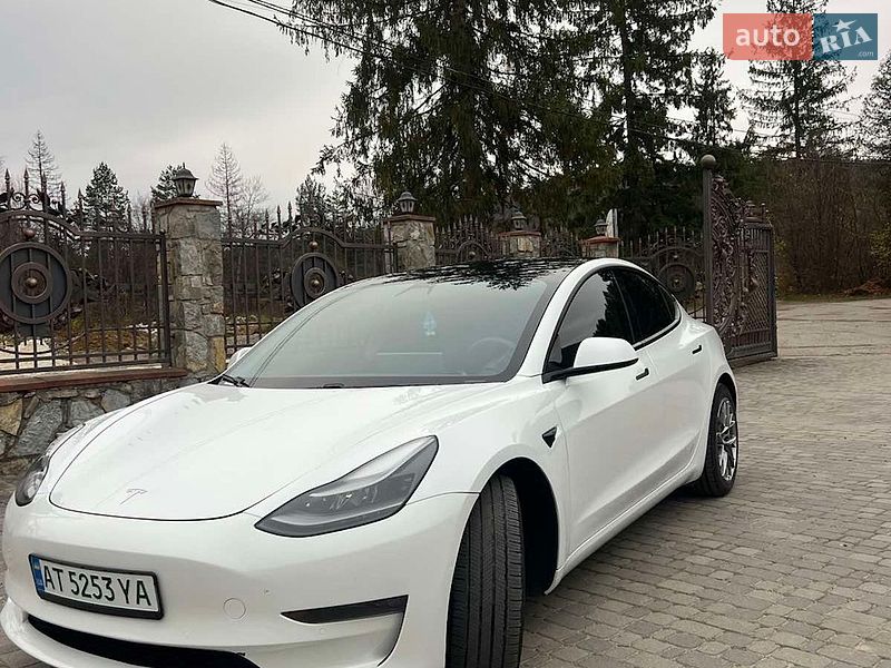 Tesla Model 3 2021