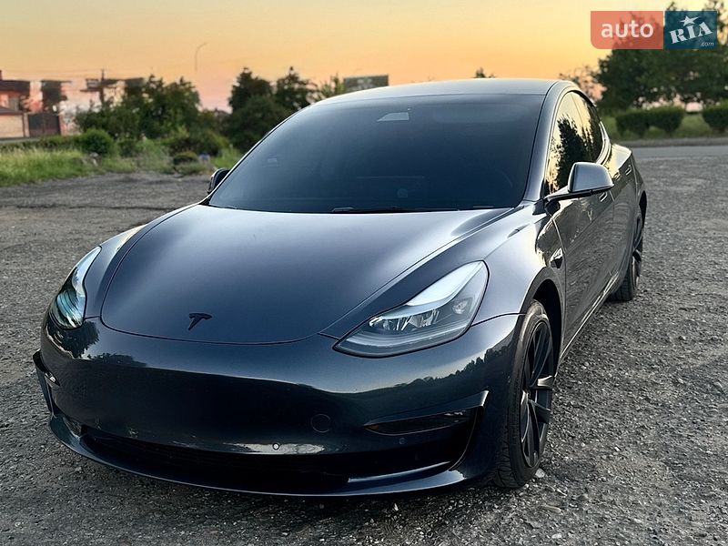 Tesla Model 3 2021