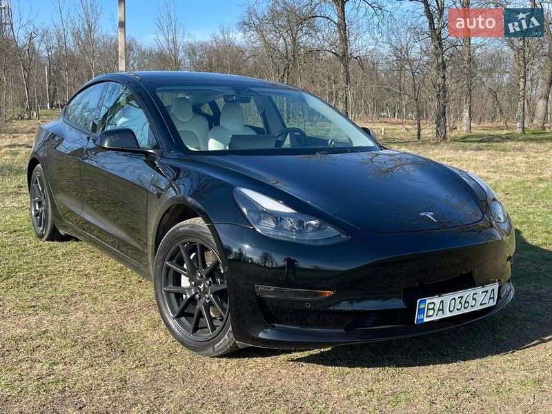 Tesla Model 3 2022