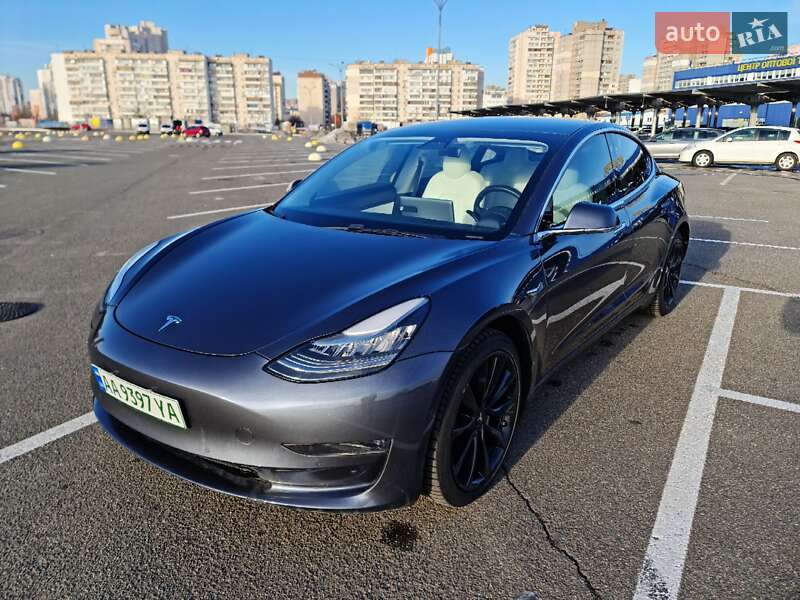 Tesla Model 3 2020