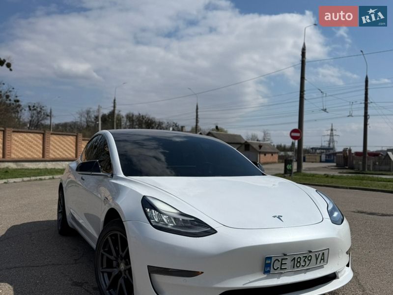 Tesla Model 3 2020