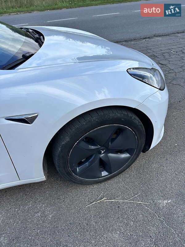 Tesla Model 3 2020