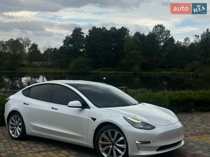 Tesla Model 3 2021