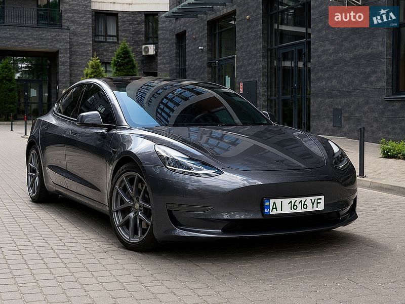 Tesla Model 3 2022