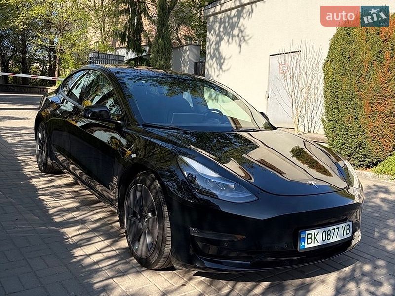 Tesla Model 3 2022