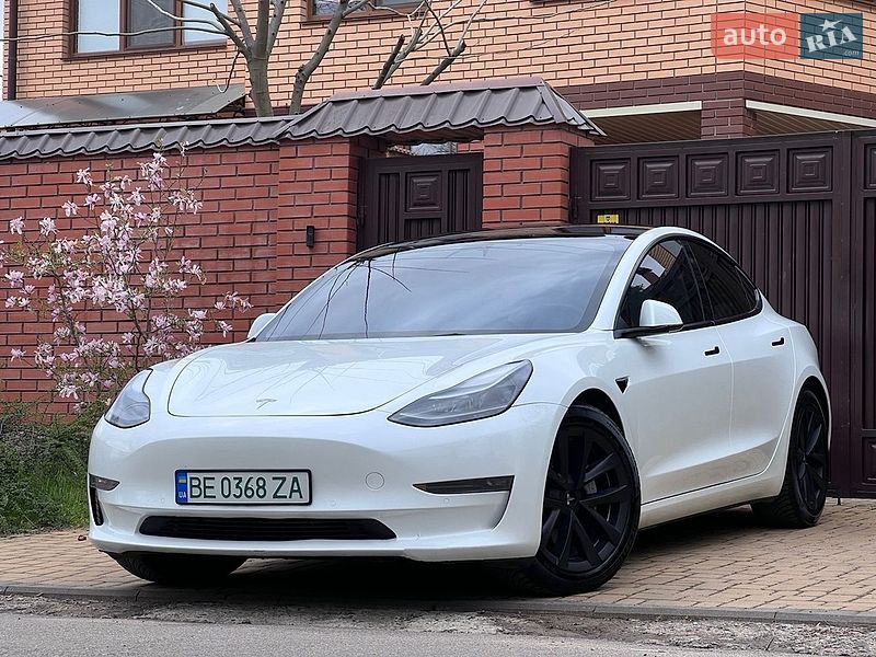 Tesla Model 3 2022