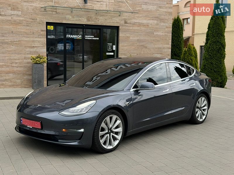 Tesla Model 3 2019