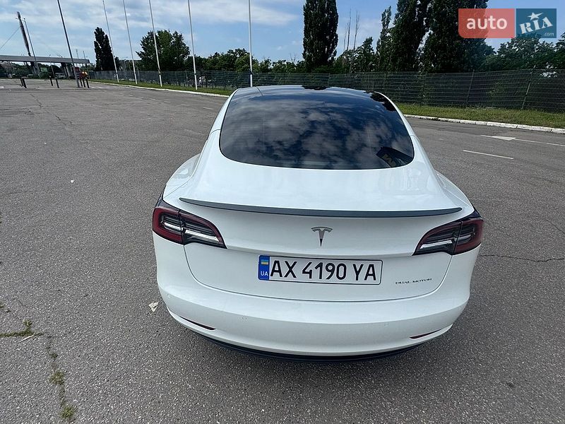 Tesla Model 3 2022